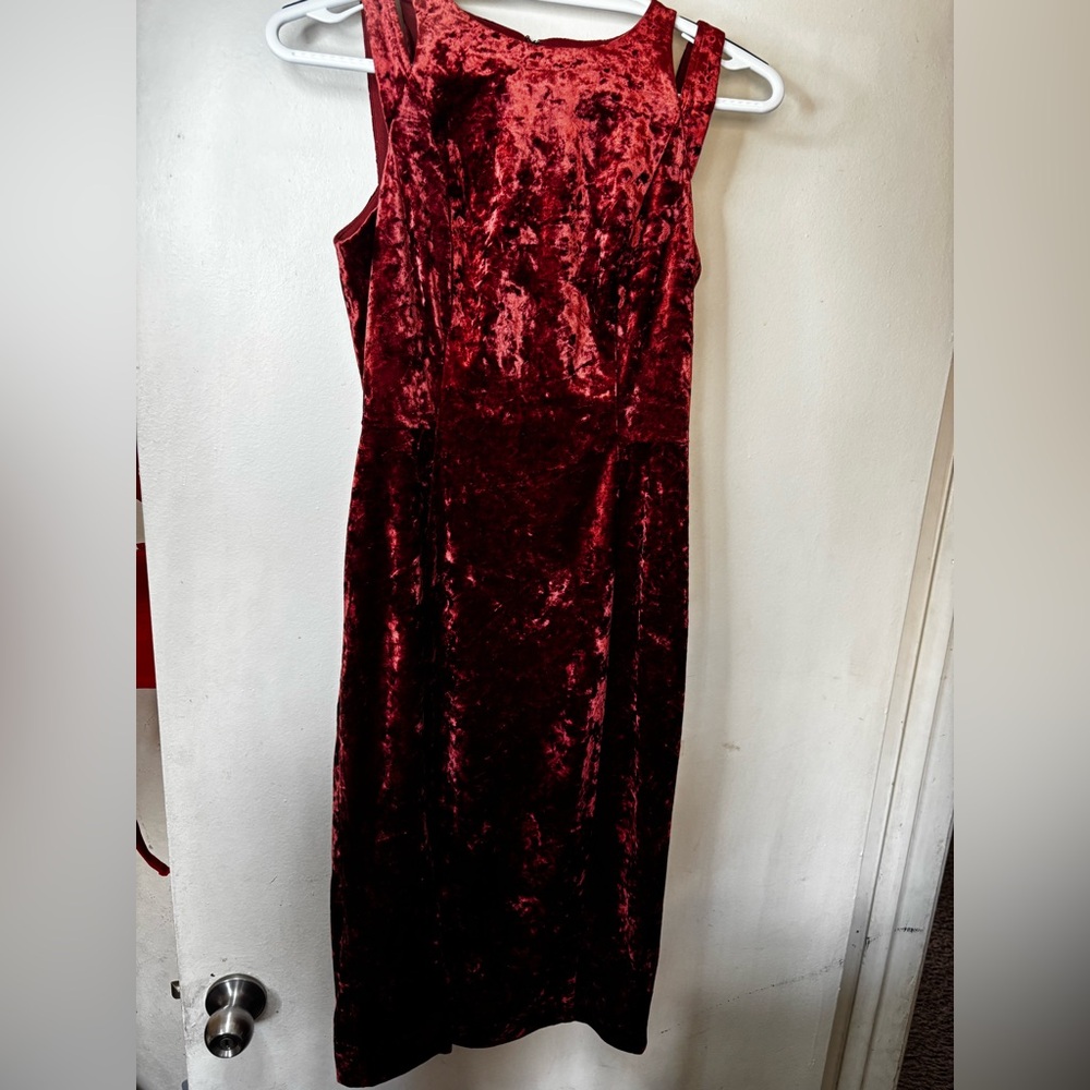 Maggy London Burnt Red Crushed Velvet Cold Open Shoulder Dress Sz 4 - Picture 11 of 14